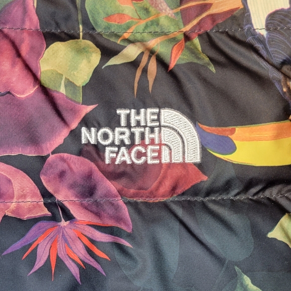 North Face Puffer Vest, Rare Find - Picture 8 of 9